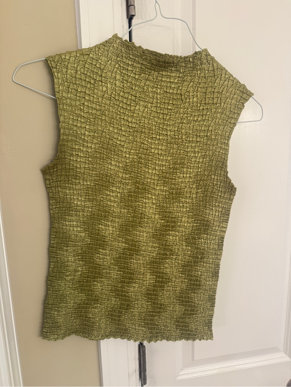 Textured Mock Neck Sleeveless Tank in Olive Green